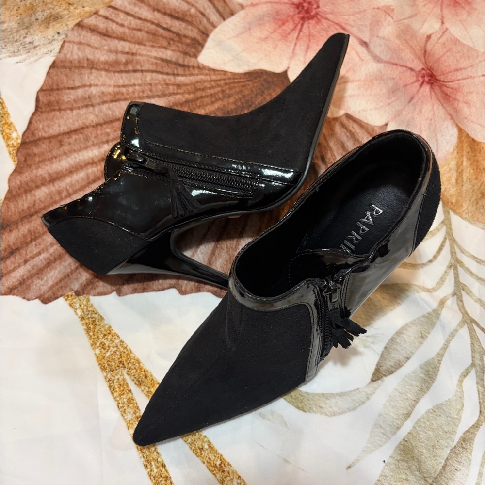 Paprika Black Women's Heels with Glossy Accents - Picture 2 of 5